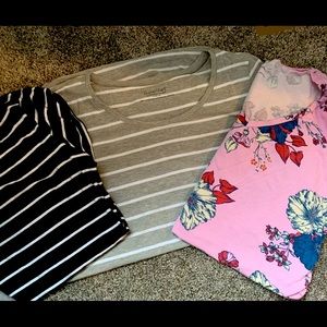4 like new motherhood short sleeve T-shirts 20 for bundle